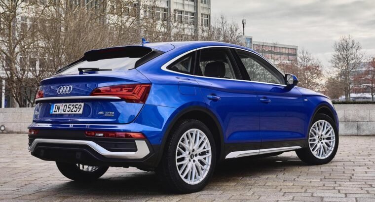 سيارة Audi Q5 SUV فاخرة...